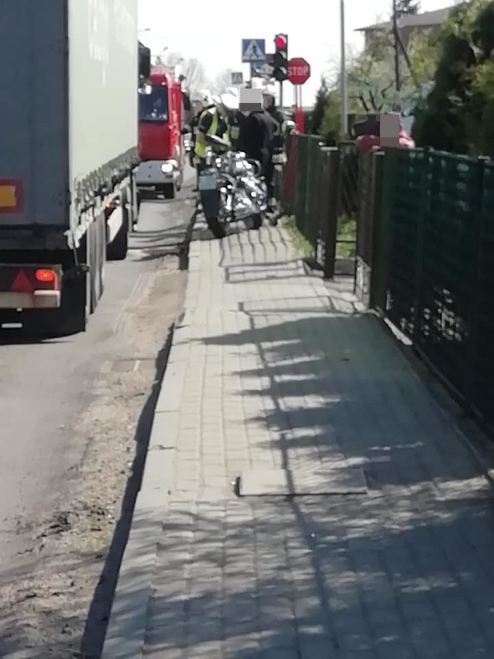 Wypadek motocyklisty w Świerklanach. Poważne utrudnienia w...