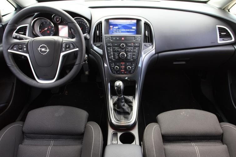 Testujemy: Opel Astra Sedan 1.7 CDTI - kompakt z Gliwic...