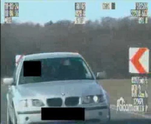 Policjanci zatrzymali pędzącego BMW 19-latka
