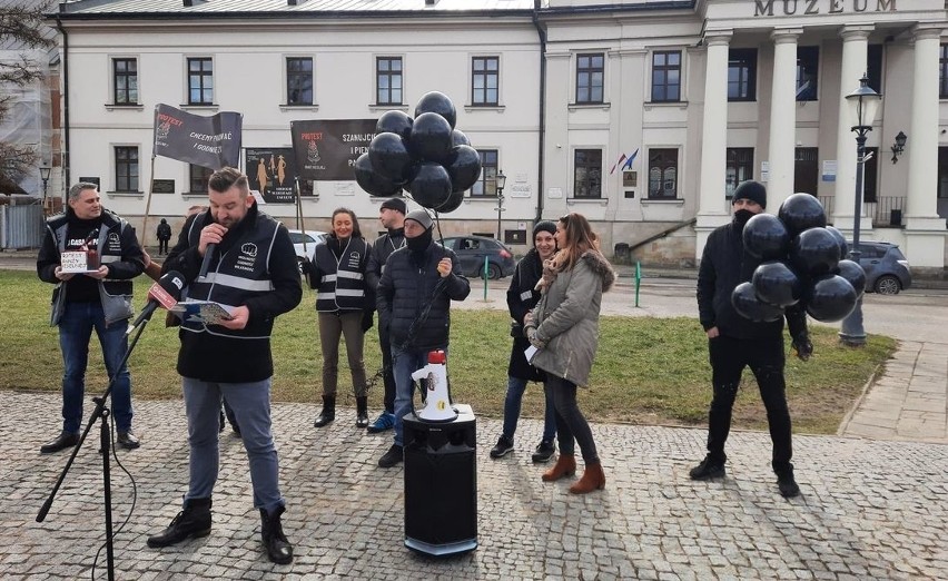 Nie chcemy żadnych „tarcz”, drukowania pustych pieniędzy,...