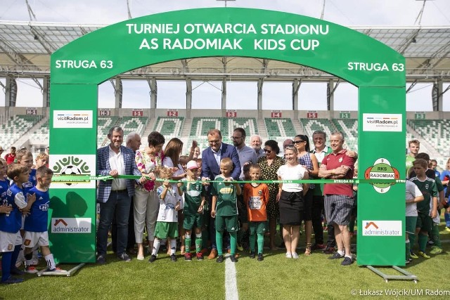 Moment oficjalnego otwarcia stadionu w Radomiu. Więcej z otwarcia stadionu na kolejnych slajdach.