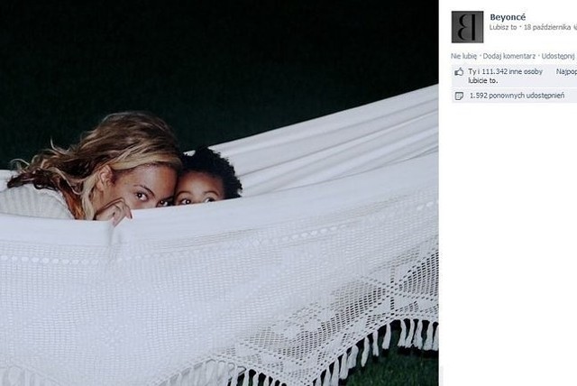 Beyonce z córką Blue Ivy (fot. screen z Facebook.com)