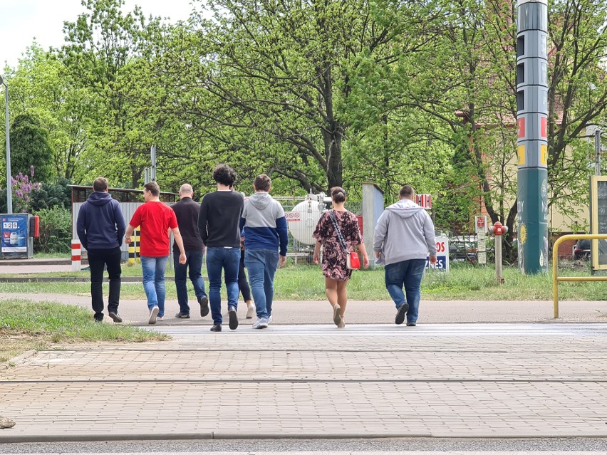 Toruń. Karetka ratowała jedno życie, a drugie odebrała. Dramat na ul. Kościuszki