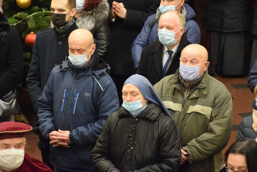 Pogrzeb arcybiskupa Stanisława Nowaka. Msza żałobna na...