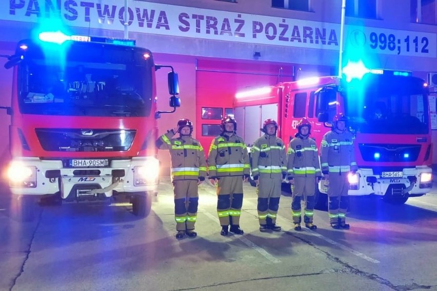 Strażacy z regionu oddali hołd zmarłym na służbie druhom z OSP Czernikowo (zdjęcia)