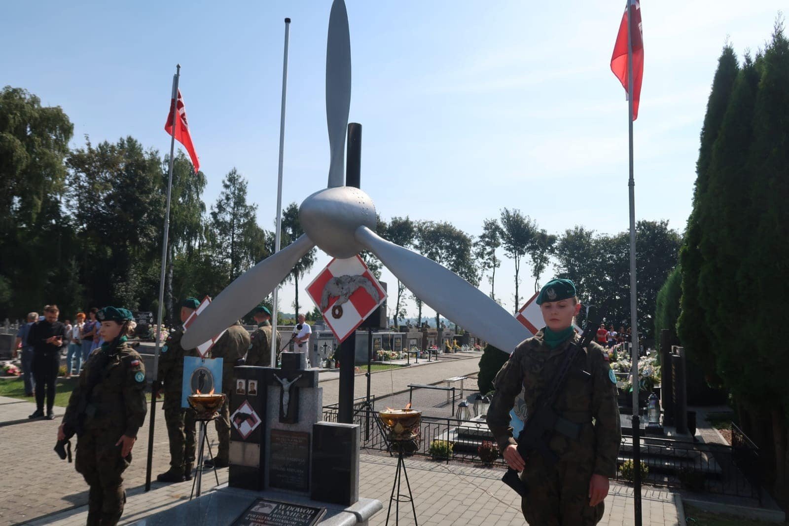 Obchody 84. rocznica bitwy lotniczej nad Pawłosiowem koło Jarosławia  [ZDJĘCIA] | Nowiny