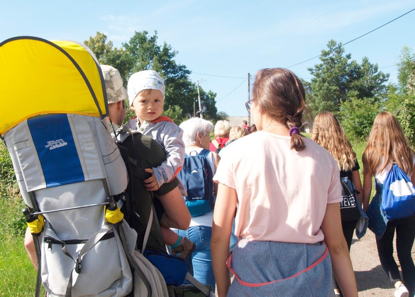 Odkryj Beskid Wyspowy. W sobotni wieczór wspięli się na Luboń Wielki, a w niedzielny poranek pokonali Grodzisko