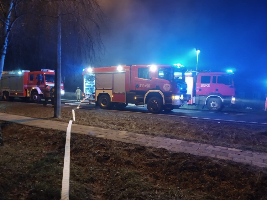 Pożar warsztatu samochodowego w Turce