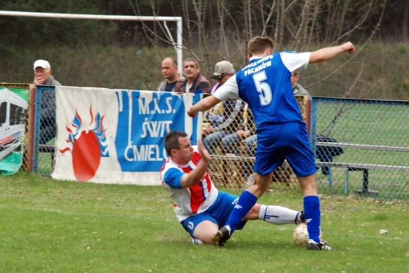 Świt Ćmielów - Zorza Tempo Pacanów 0:3