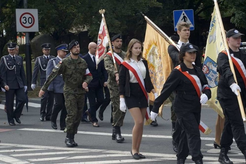 Główne uroczystości odbyły się przy pomniku Armii Poznań.