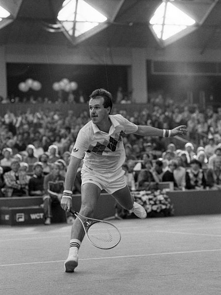 W 1978 roku oczy Polaków skierowane były na korty tenisowe,...