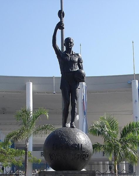 Pomnik legendarnego brazylijskiego obrońcy Hilderaldo...