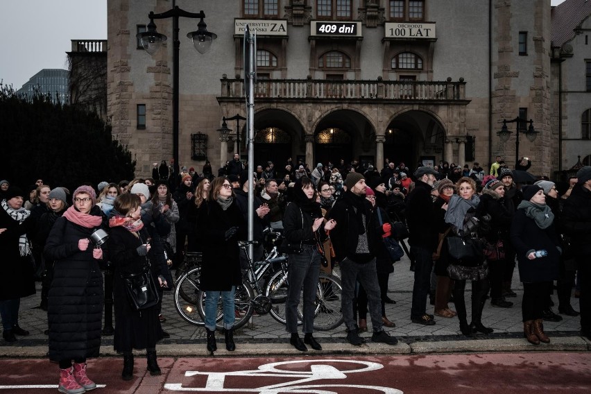 Czarny Protest przeciwko zaostrzeniu przepisów aborcyjnych.