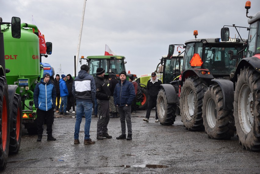 Rolnicy z powiatu kluczborskiego przyłączyli się do...