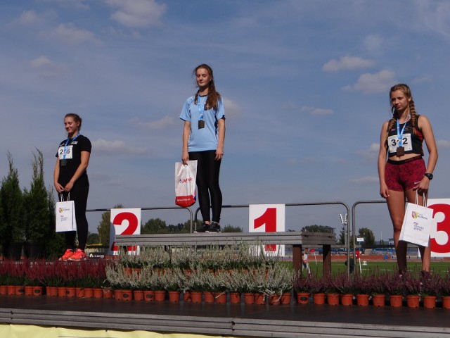 Na podium medalistki Mistrzostw Polski młodzików w rzucie oszczepem