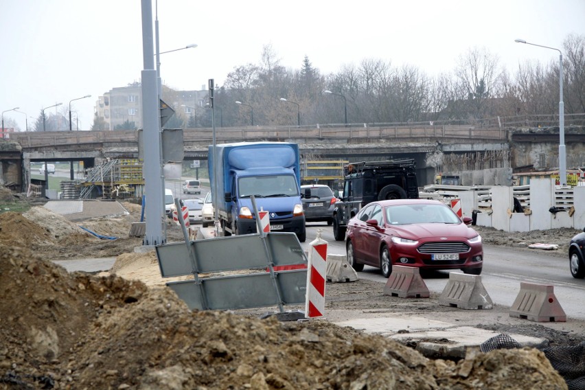 Przebudowa Krochmalnej z Diamentową. W końcu mniej kłopotów z przejazdem (ZDJĘCIA)