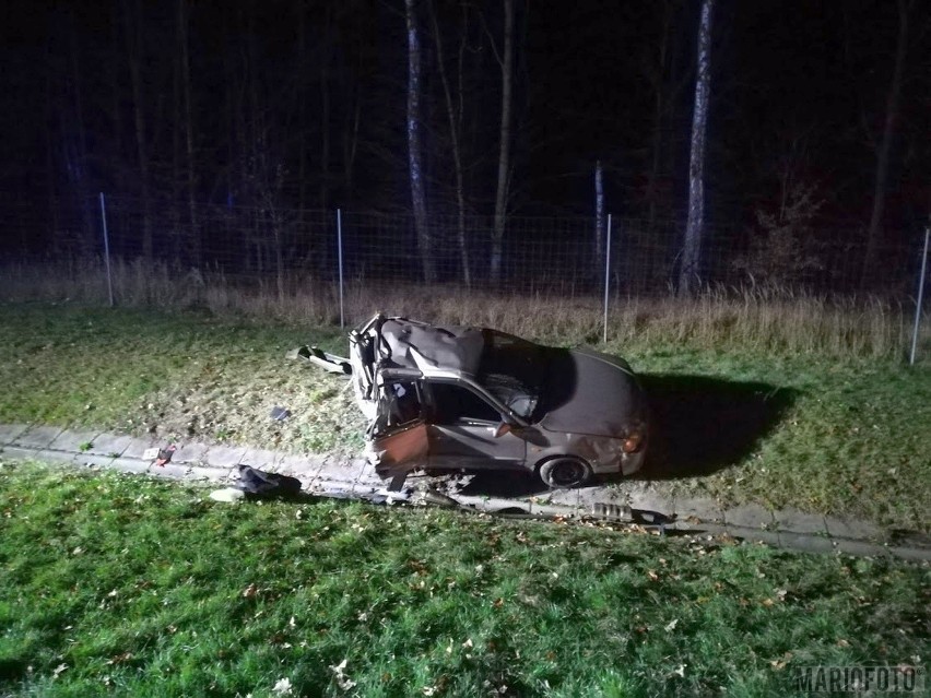 Samochód ciężarowy uderzył w samochód osobowy stojący na...