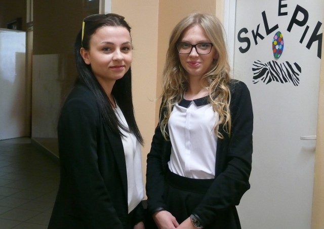 Niektóre pytania na maturze z niemieckiego były podchwytliwe, trzeba było dobrze znać słówka - mówiły Patrycja Płowiec i Paulina Waniak, absolwentki X Liceum Ogólnokształcącego w Radomiu.