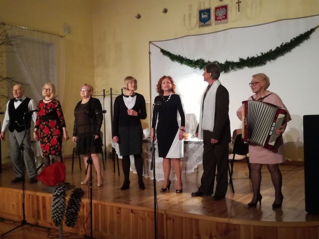 Na scenie wystąpili: Elżbieta Chrobak, Zenona Kłos, Maria Pantula, Krystyna Szlęzak, Zofia Ziemba, Janusz Pierański i Bolesław Ziemba