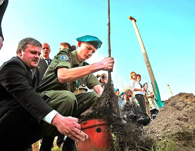 Mija 10 lat od smoleńskiej katastrofy. Jak pamiętamy ten dzień? (fotogaleria)