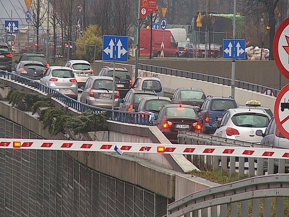 Wypadek w Katowicach : Zderzyły się dwa samochody i przed...