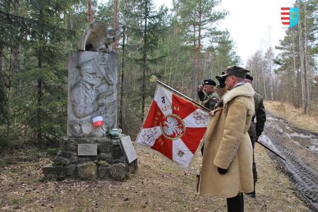 W Hucisku pod Przysuchą odbyły się uroczystości upamiętniające 82 rocznicę bitwy oddziału majora Hubala z Niemcami w czasie II wojny światowej.