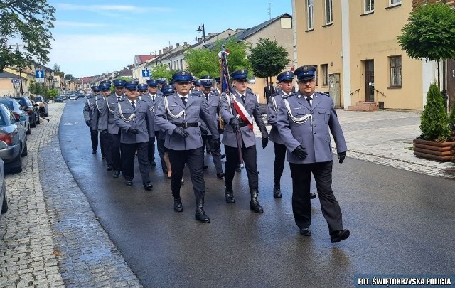 Święto Policji w Końskich. Była msza i wręczenie awansów. Więcej na kolejnych zdjęciach