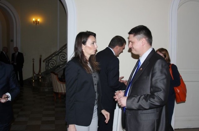 Burmistrz Ciemnoczołowski w rozmowie z księżną Dominiką Kulczyk-Lubomirską