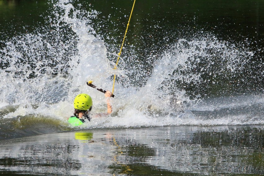 Relaks w Tomaszowicach. Woda, plaża i leżaki. Raj surferów powstał niedaleko Lublina