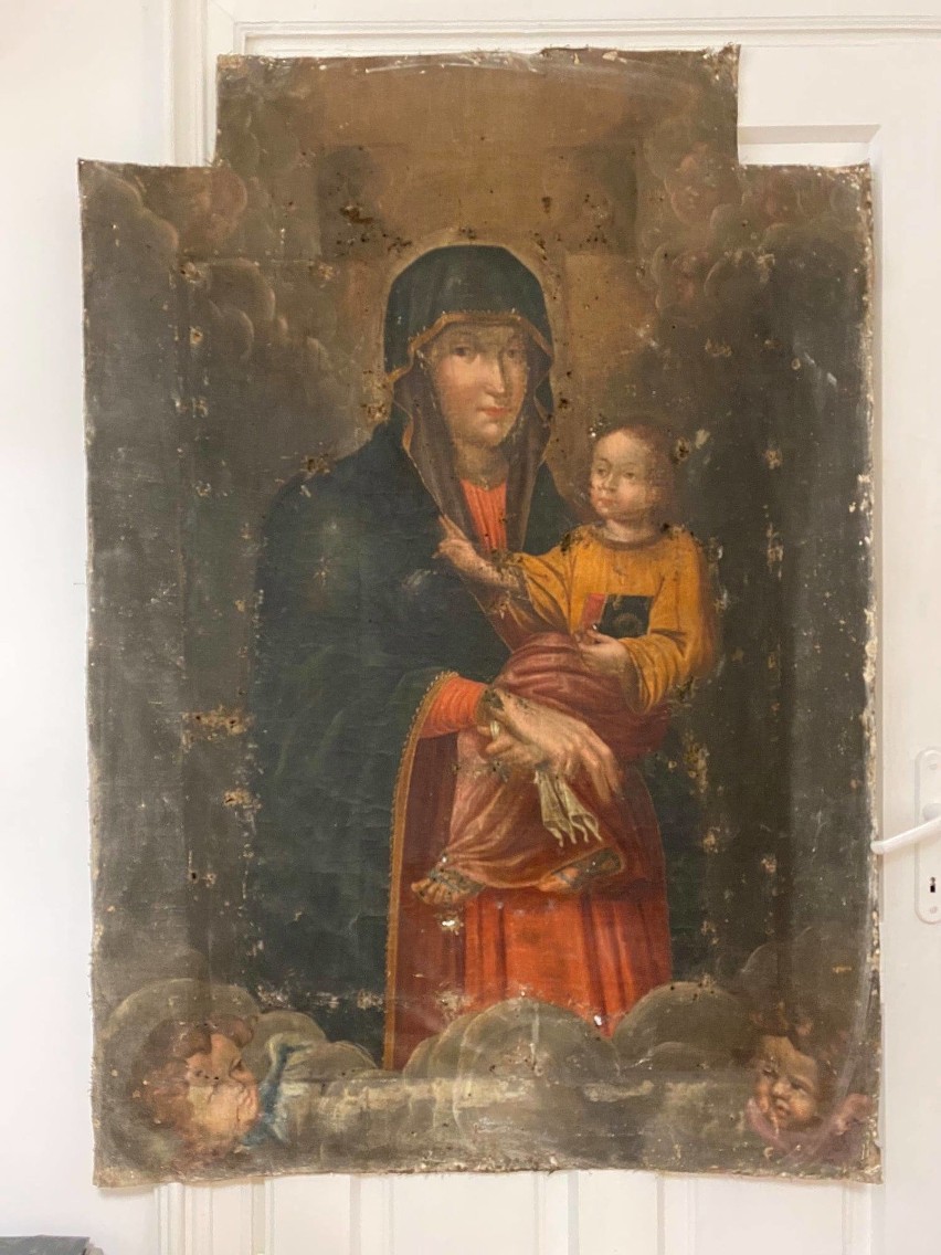 Skalbmierska kolegiata odzyskuje dawny blask. Do renowacji został oddany słynny obraz Matki Bożej w metalowej sukience [ZDJĘCIA] 