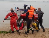Ratownicy odnaleźli ciało 19-latka, który w nocy wskoczył do jeziora Żur pod Świeciem