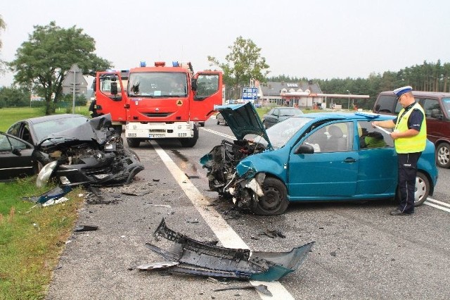 Na miejscu poniedziałkowego wypadku na drodze krajowej numer siedem, na pograniczu Tokarni i Brzegów