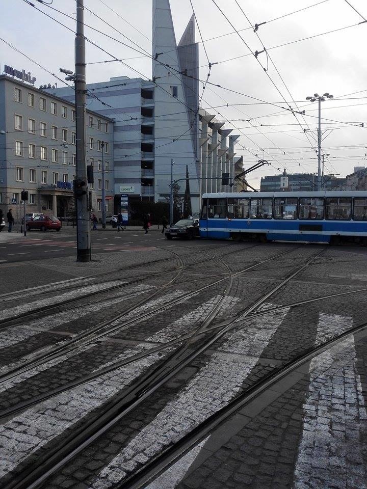 Wypadek na  na skrzyżowaniu Kazimierza Wielkiego z ul....