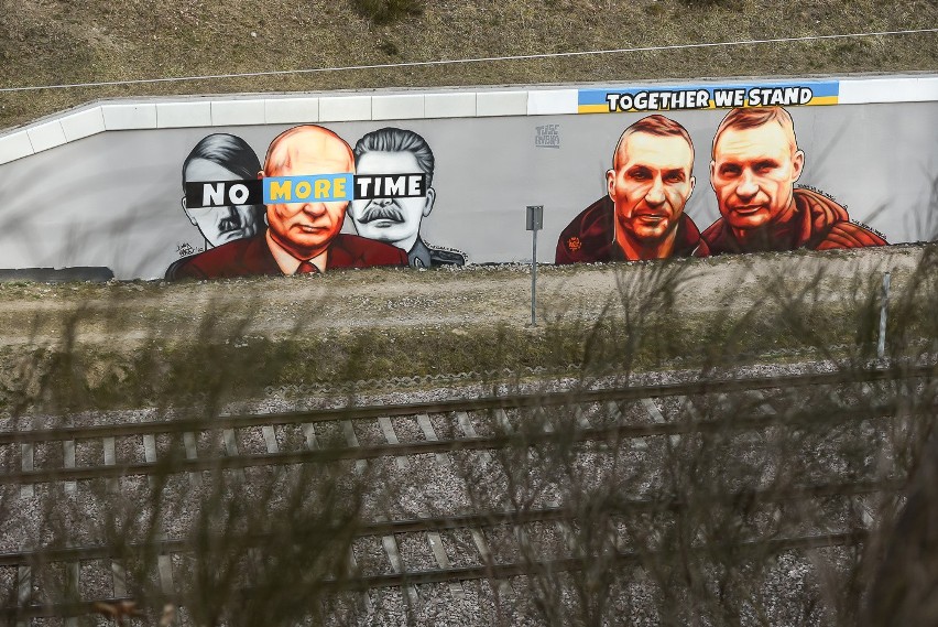 Witalij Kliczko już wie, że wystąpił na nowym muralu Tusego w Gdańsku. Artyści nie tylko sztuką sprzeciwiają się złu