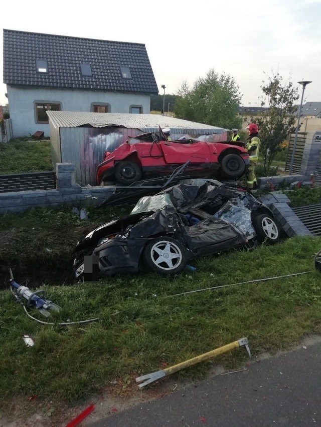 Co miesiąc na wielkopolskich drogach dochodzi do wielu wypadków samochodowych. Według policyjnych statystyk tylko w trzecim kwartale roku, czyli od lipca do września na terenie województwa wielkopolskiego doszło do 698 tych zdarzeń drogowych. Niezmiennie, do największej liczby zdarzeń na drogach przyczyniają się kierujący pojazdami. W galerii przedstawiamy listę głównych przyczyn wypadków drogowych z winy kierowców w trzecim kwartale roku.Przejdź dalej --->