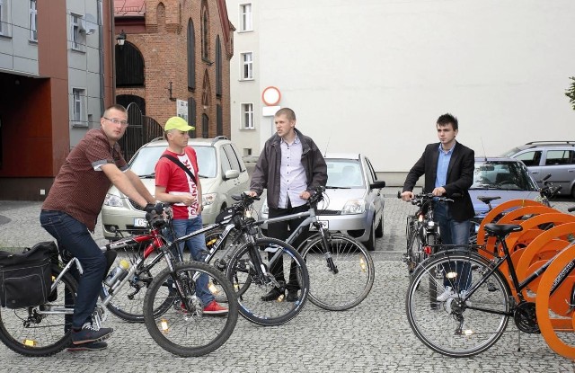 Pięć stojaków już stoi przy ul. Niedziałkowskiego. Słupsk ma szansę na kolejne.