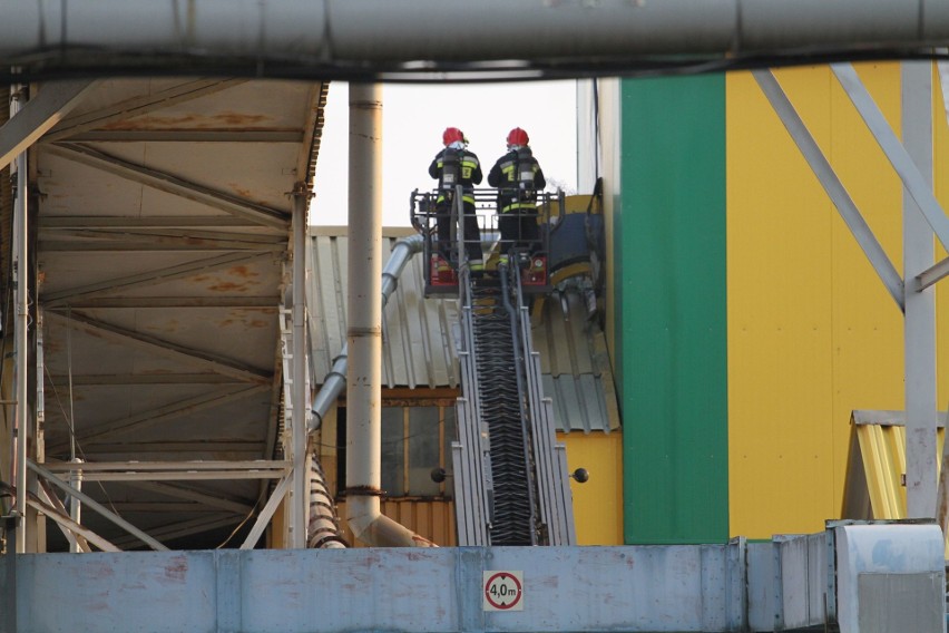 Tarnobrzeg. Wybuch pyłu siarki i pożar na terenie Zakładów Chemicznych „Siarkopol” [WIDEO, ZDJĘCIA]