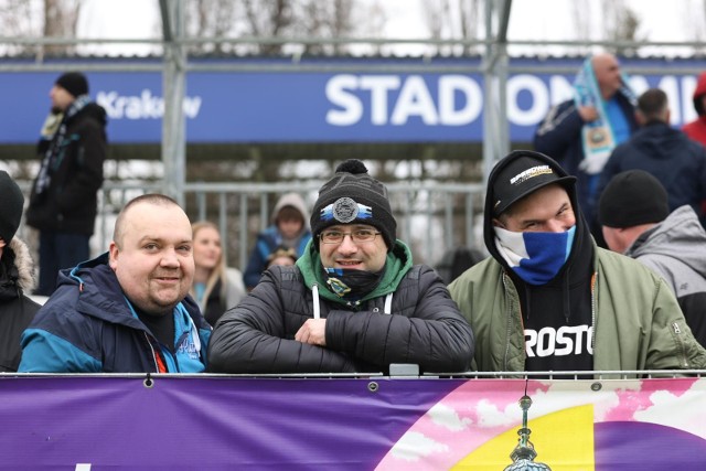 8.04.2023, Kraków: kibice na meczu II ligi piłkarskiej Hutnik - Garbarnia