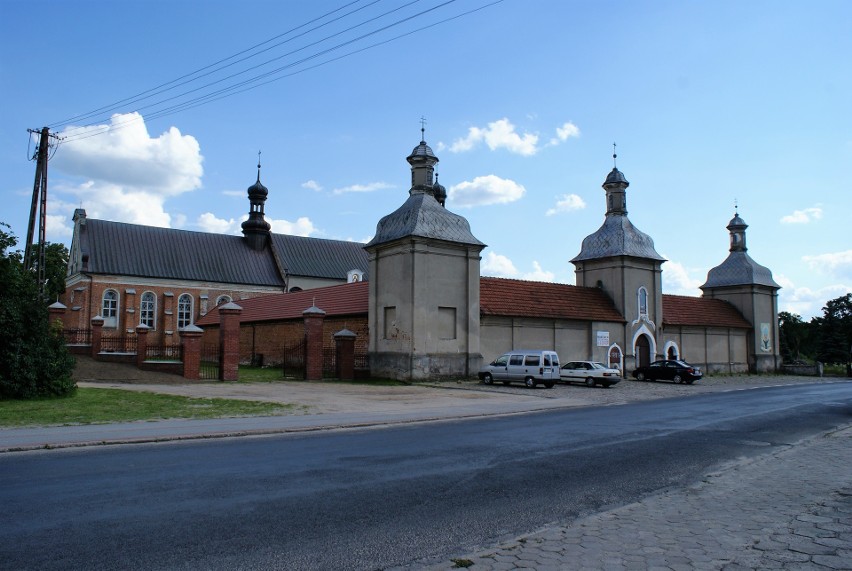 Na ziemiach dobrzyńskiej i chełmińskiej, błękitną wstęgą Drwęcy rozdzielonych