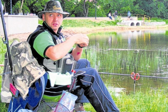 Zalewy i wszelkie akweny wodne to także miejsca, które przyciągają wędkarzy. Zawsze znajdzie się dla nich miejsce obok kąpielisk