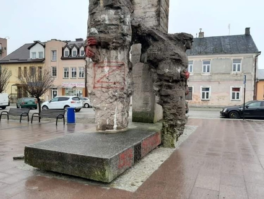 Sprawca uszkodzenia pomnika pamięci we Włodawie został zatrzymany