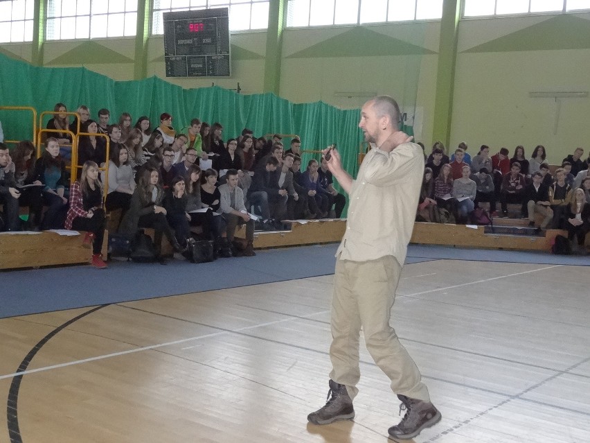 XVI LO: Uczniowie wzięli udział w niecodzinnej lekcji...