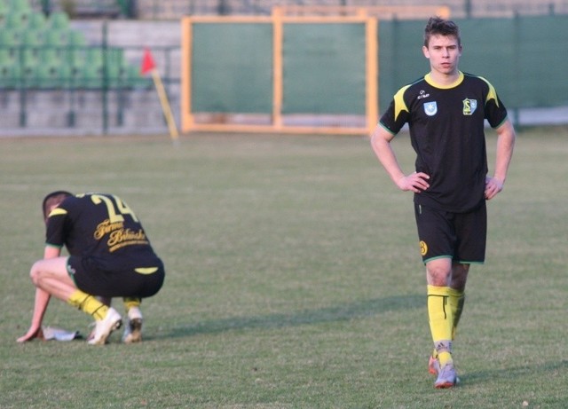 Piłkarze Siarki Tarnobrzeg doznali wysokiej porażki w Nowej Sarzynie