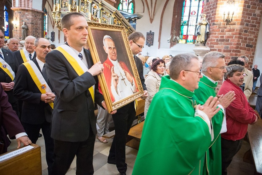 Portret Jana Pawła II z ratusza trafił do kościoła