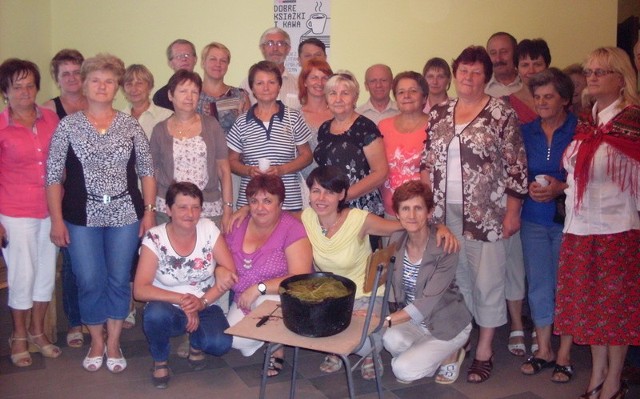 Artystki i działaczki społeczne z gmin Secemin i Radków zaprosiły na "pieczonki&#8221; władzę samorządową, żeby porozmawiać o lokalnej kulturze.