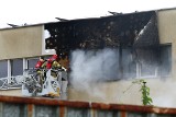 Pożar biurowca na Pilczycach we Wrocławiu. Wybuchła bateria, jedna osoba została ranna (ZDJĘCIA)
