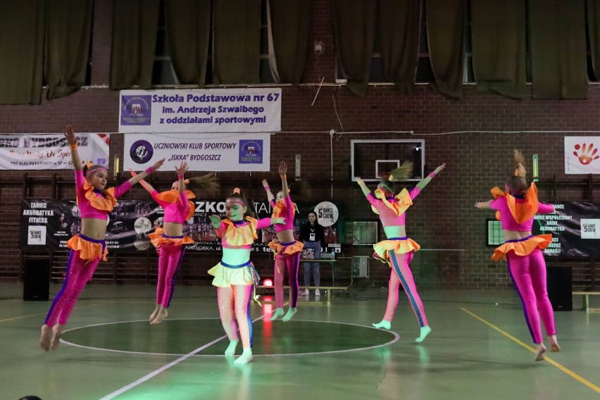 Blisko 80 tancerzy ze Szkoły Tańca Dance Crew wzięło udział...