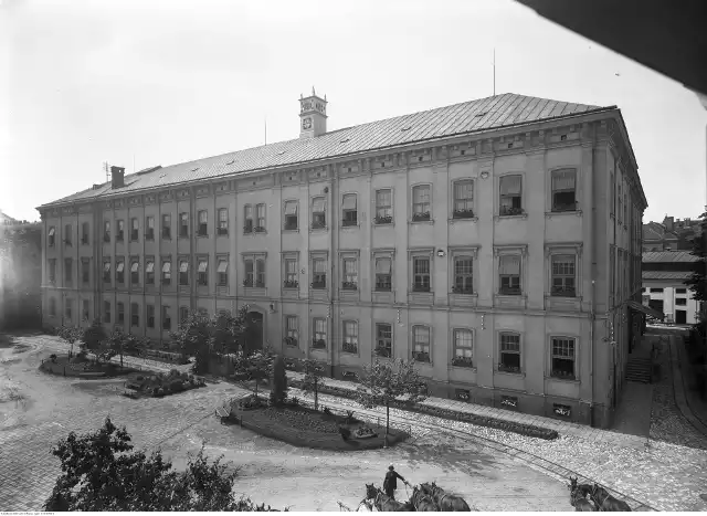 Fabryka Wyrobów Tytoniowych w Krakowie - widok zewnętrzny, rok 1935