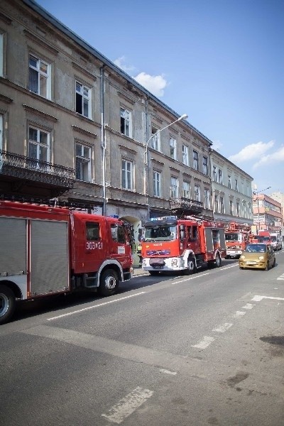 Pożar przy ul. Więckowskiego. Lokatorka zatruła się czadem