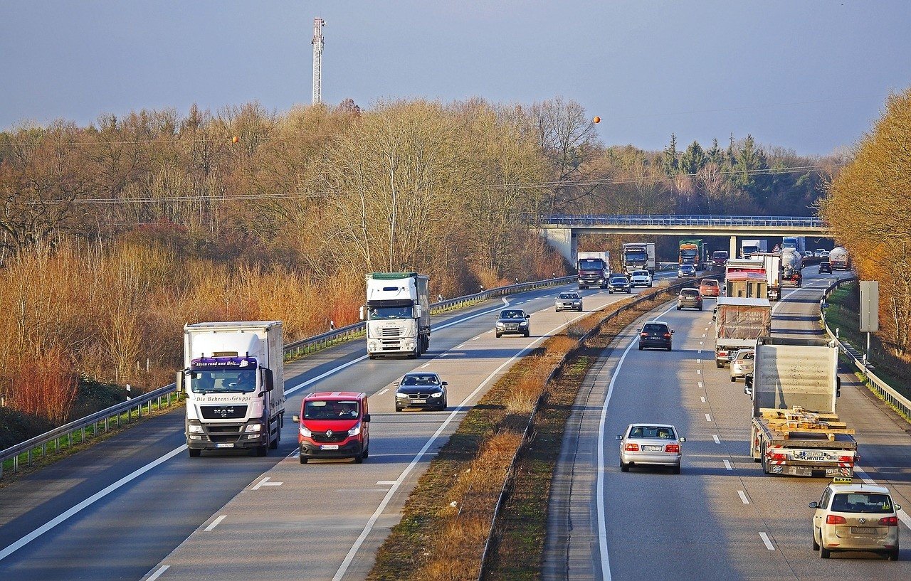 Zakaz ruchu ciężarówek w Niemczech w 2020 r. Sprawdź, w które dni i jakich  regionach obowiązują ograniczenia ruchu | Gazeta Lubuska